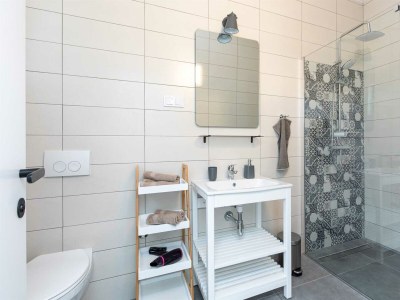 Holiday house Sandrina with a heated pool - Features photo 41