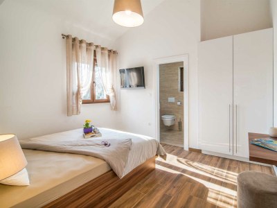 Villa Laura with a private pool - Features photo 37