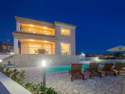 Holiday house Isabella in Linardići - Holiday house