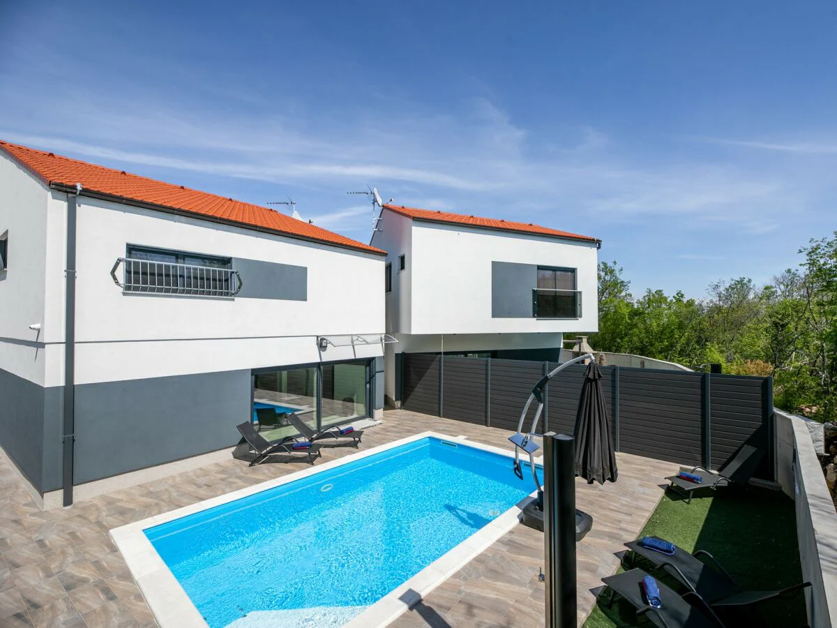 Villa George with heated pool - Outdoor photo 2