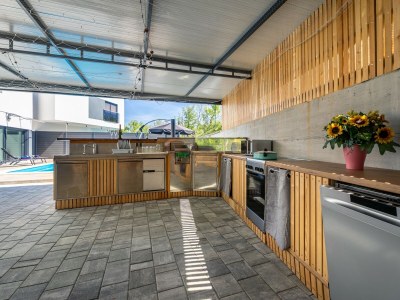 Villa George with heated pool - Outdoor photo 6