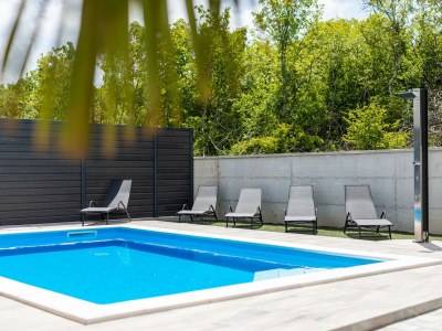 Villa George with heated pool - Outdoor photo 10
