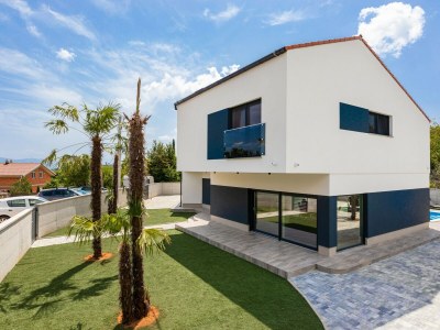 Villa George with heated pool - Outdoor photo 13