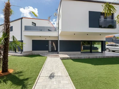 Villa George with heated pool - Outdoor photo 14