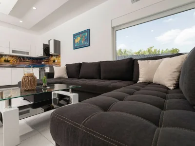 Villa George with heated pool - Features photo 18