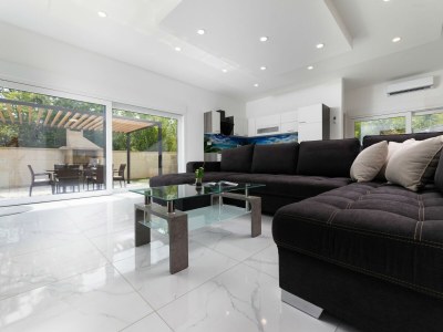 Villa Villa Veroniq with pool and jacuzzi - Features photo 14