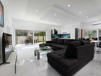 Villa Villa Veroniq with pool and jacuzzi - Features photo 15