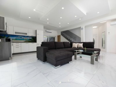 Villa Villa Veroniq with pool and jacuzzi - Features photo 16