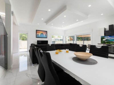 Villa Villa Veroniq with pool and jacuzzi - Features photo 19