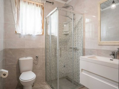 Holiday house Holiday Home Melanie - Five bedroom house - Features photo 8