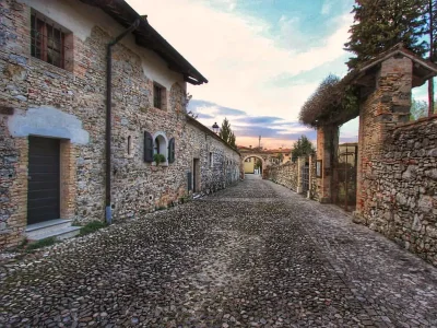 Holiday house Vicinia with garden in the castle - Outdoor photo 13