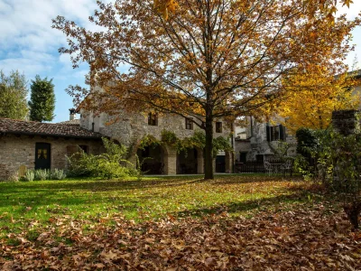 Holiday house Vicinia with garden in the castle - Outdoor photo 25