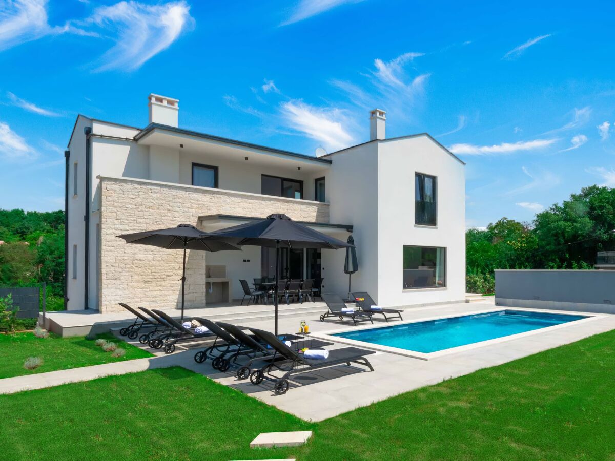 Villa Aria - 300m² with King Beds & Leisure Zone