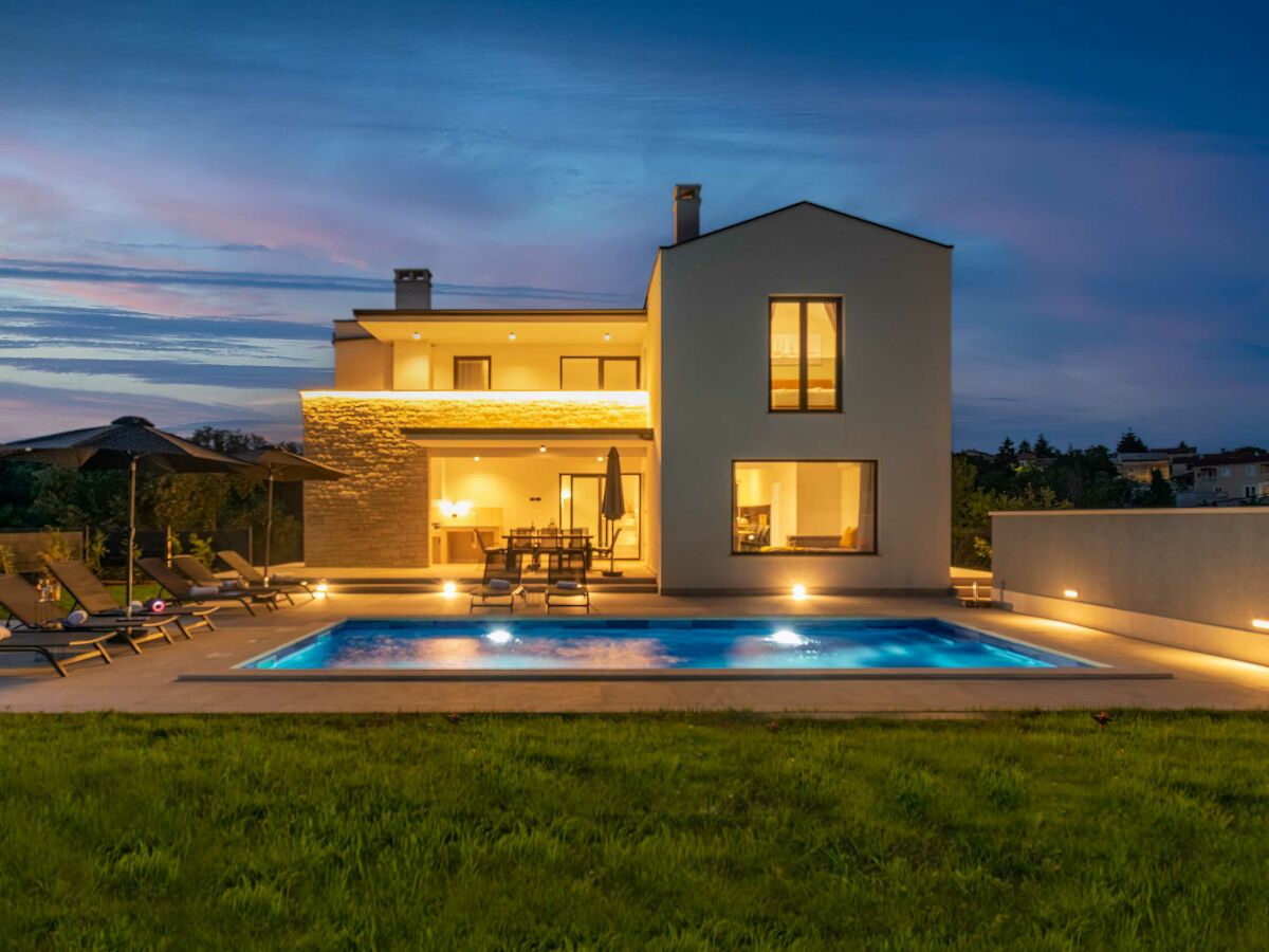 Villa Aria - 300m² with King Beds & Leisure Zone - Outdoor photo 5
