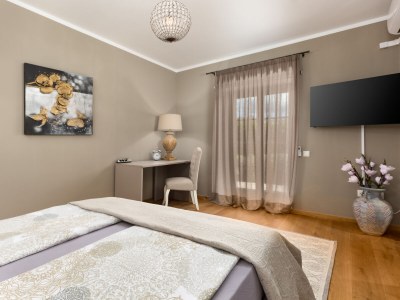 Villa Pietra - Features photo 24