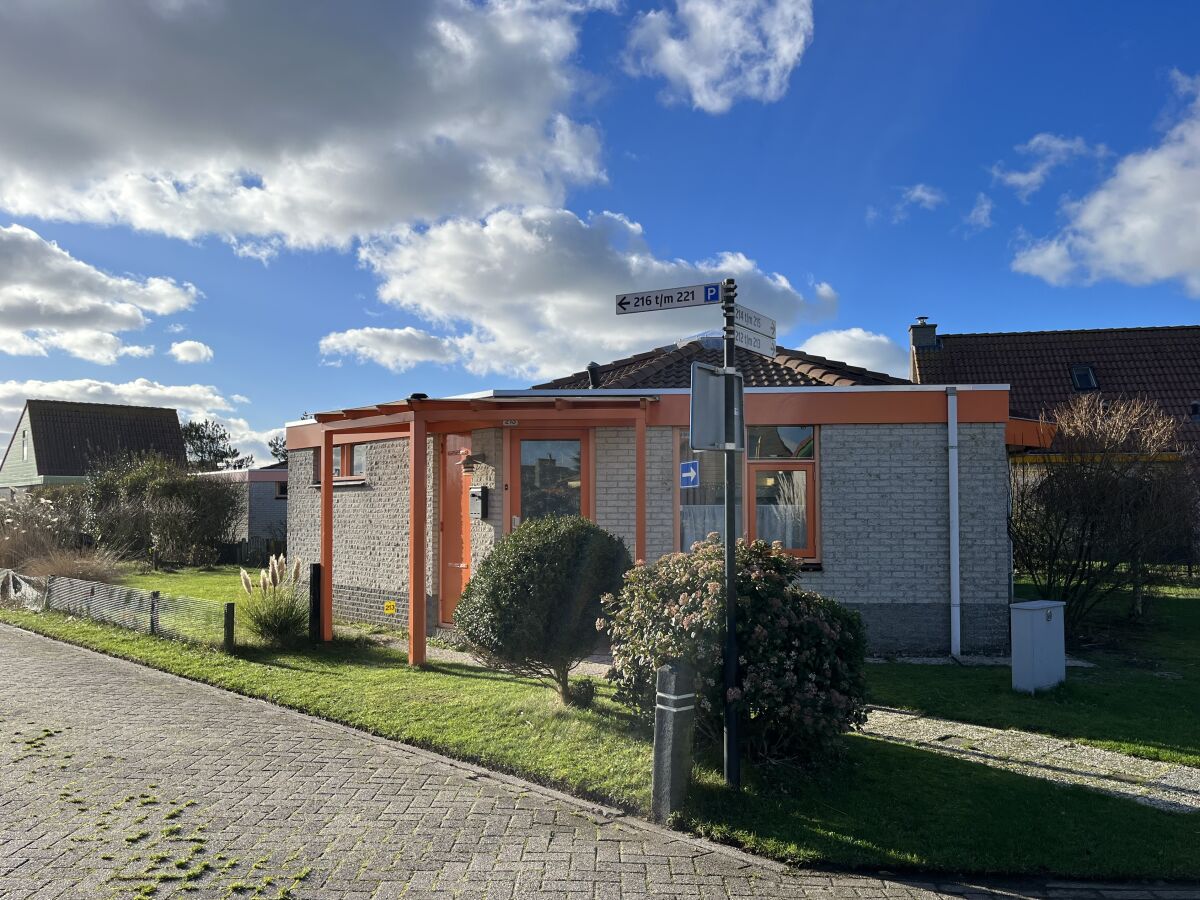 Holiday house Strandslag 213, Julianadorp