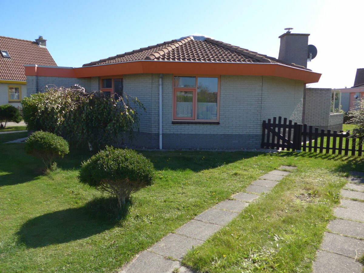 Holiday house Strandslag 213, Julianadorp - Outdoor photo 3