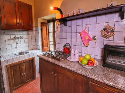 Farmhouse Farmhouse in Umbria near Palazzo Bourbon - Features photo 19