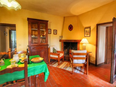 Farmhouse Farmhouse in Umbria near Palazzo Bourbon - Features photo 21