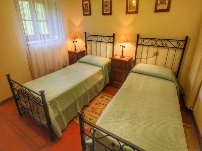 Farmhouse Farmhouse in Umbria near Palazzo Bourbon - Features photo 32