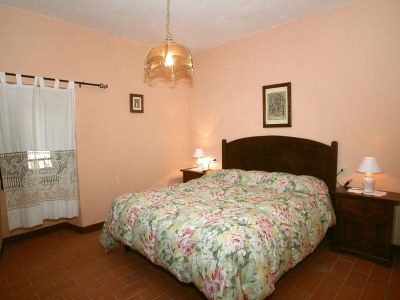 Farmhouse Farmhouse in Umbria near Palazzo Bourbon - Features photo 34