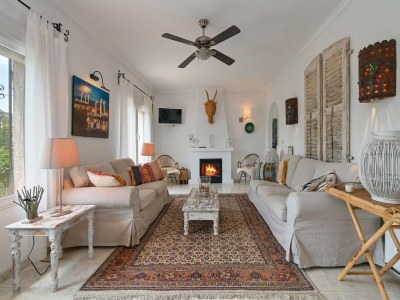 Villa Elegant Villa with Pool - Features photo 15