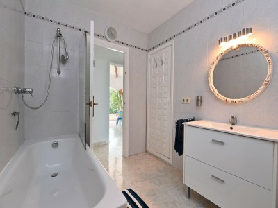 Villa Elegant Villa with Pool - Features photo 27