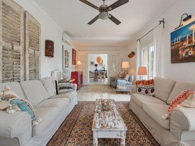 Villa Elegant Villa with Pool - Features photo 30