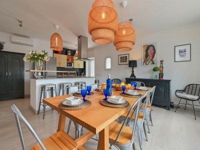 Villa Elegant Villa with Pool - Features photo 32