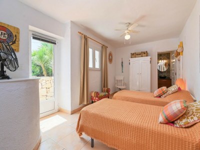 Villa Elegant Villa with Pool - Features photo 38