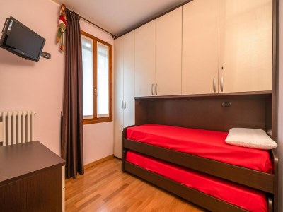 Apartment Belvilla by OYO Casa Cristina Meina Centro 4 - Features photo 21