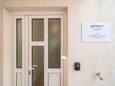 Apartment Apartments Isabora - Comfort Three-Bedroom Apartment with Balcony and Sea View (Second Floor) - Outdoor photo 12