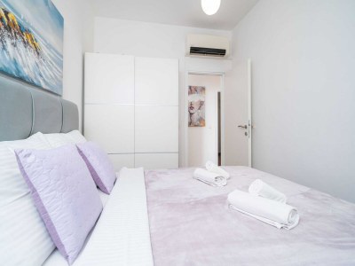 Apartment Apartments Isabora - Comfort Three-Bedroom Apartment with Balcony and Sea View (Second Floor) - Features photo 28