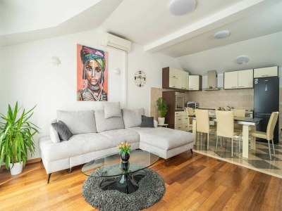 Apartment Apartments Isabora - Comfort Three-Bedroom Apartment with Balcony and Sea View (Second Floor) - Outdoor photo 31