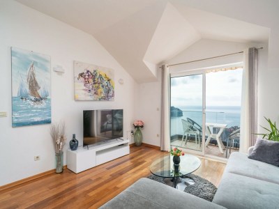 Apartment Apartments Isabora - Comfort Three-Bedroom Apartment with Balcony and Sea View (Second Floor) - Outdoor photo 33