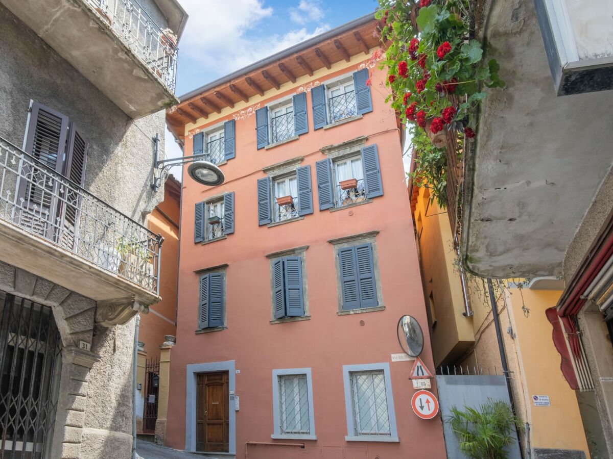 Holiday house Einladendes Ferienhaus in Sale Marasino mit Sauna