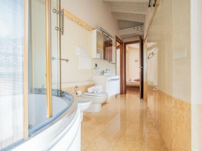 Holiday house Einladendes Ferienhaus in Sale Marasino mit Sauna - Features photo 21