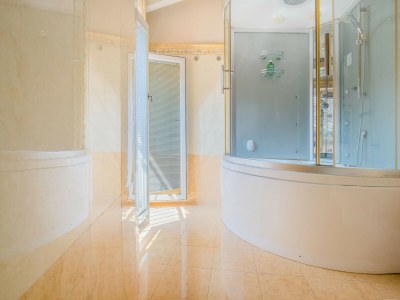 Holiday house Einladendes Ferienhaus in Sale Marasino mit Sauna - Features photo 22