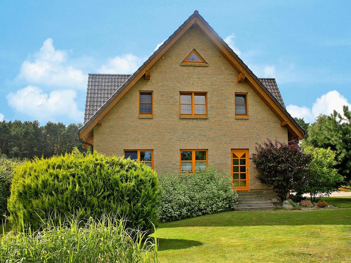 Apartment Einladende Ferienwohnung am Achterwasser in Lütow - Outdoor photo 2