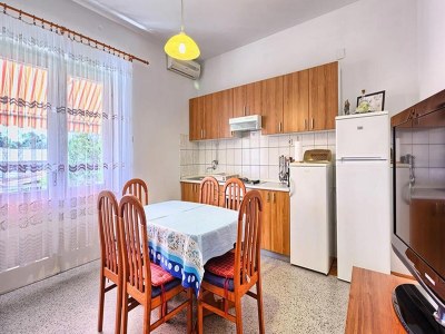 Apartment Apartment Lucija - Three Bedroom Apartment with Balcony - Features photo 11