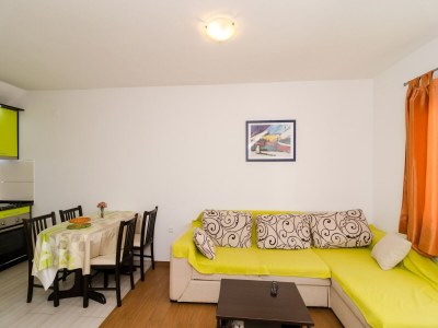 Holiday house Holiday Home Jasenka Trstenik - Duplex One Bedroom Apartment with Terrace and Side Sea View - Features photo 7