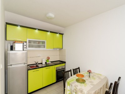 Holiday house Holiday Home Jasenka Trstenik - Duplex One Bedroom Apartment with Terrace and Side Sea View - Features photo 13