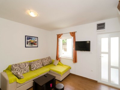 Holiday house Holiday Home Jasenka Trstenik - Duplex One Bedroom Apartment with Terrace and Side Sea View - Features photo 19