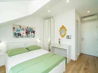 Apartment Apartment & Rooms Papa - Premium Double or Twin Room with Balcony and Partial Sea View (Soba 2) - Features photo 22