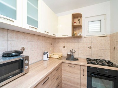 Apartment Apartment & Rooms Papa - Premium Double or Twin Room with Balcony and Partial Sea View (Soba 2) - Features photo 23