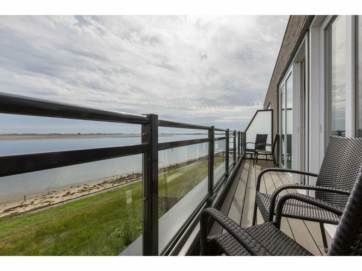 Apartment Apartment in Sint-Annaland with Water Views - Outdoor photo 3