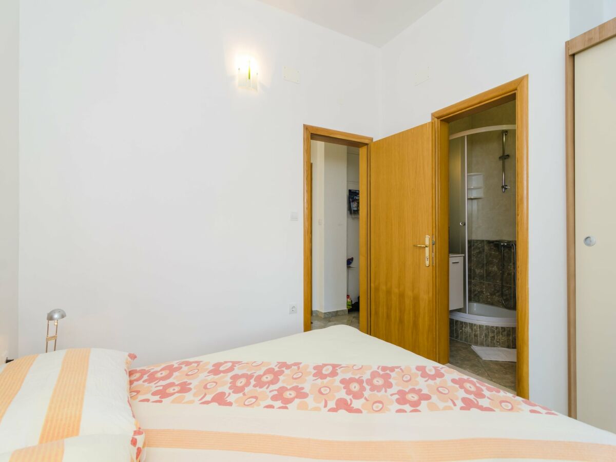 Apartment Apartments &amp; Rooms Barišić - Double Room with Balcony and City View(First Floor)(Soba 11)