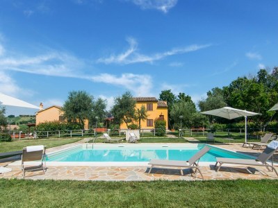 Holiday house Villa in Ostra Vetere with Pool and Jacuzzis in Ostra Vetere - Holiday house