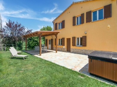 Holiday house Villa in Ostra Vetere with Pool and Jacuzzis - Outdoor photo 4