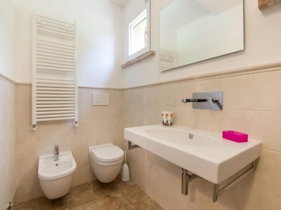 Holiday house Villa in Ostra Vetere with Pool and Jacuzzis - Features photo 12